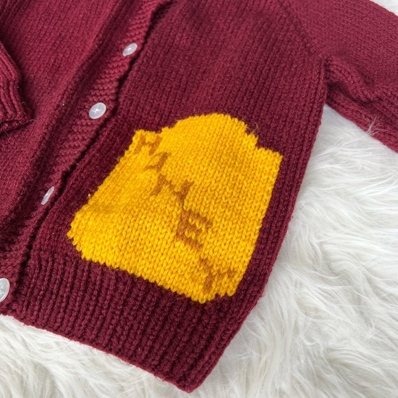 Vintage Handmade Winnie the Pooh Cardigan Sweater 5-6 years old - Picture 7 of 10
